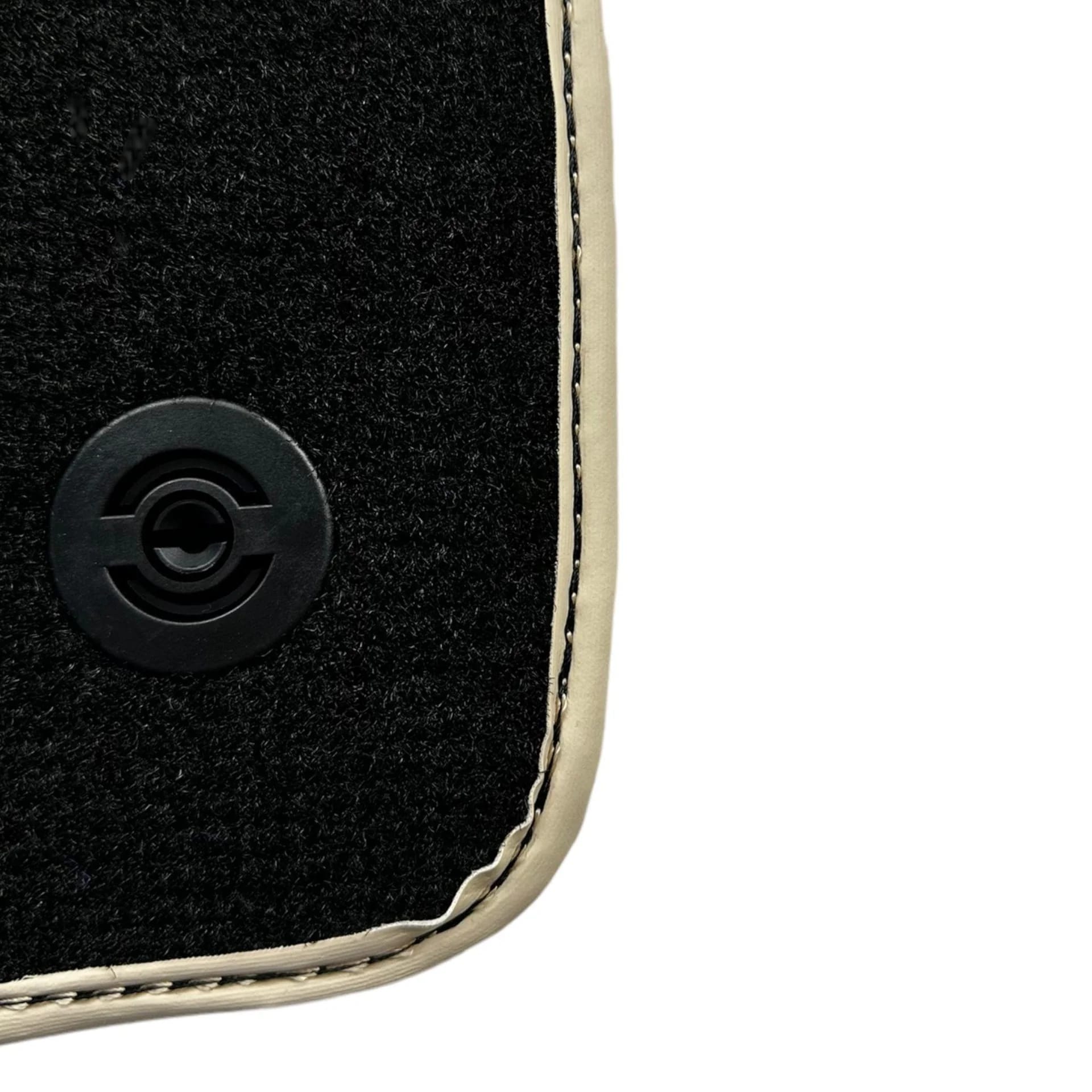 法拉利488專用地墊，優質材料，精確合身，提升車內保護。