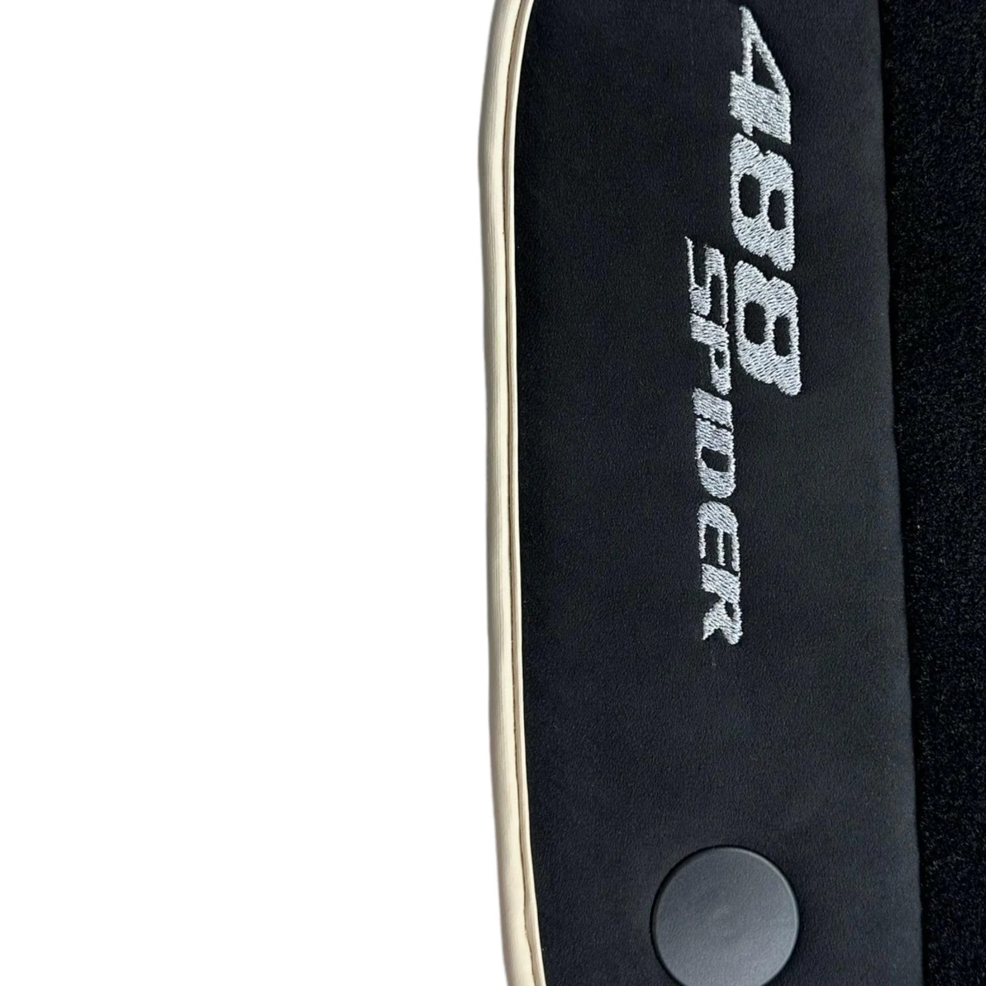 專為Ferrari 488 Spider量身定做的高級地墊，精確合身，提供最佳保護與風格。