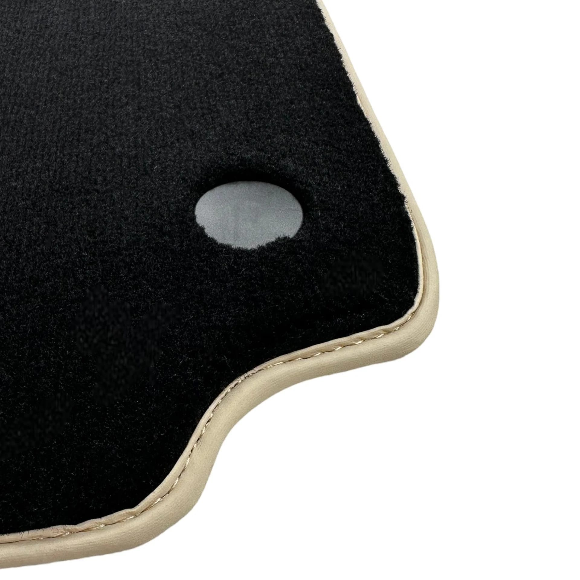 法拉利488專用地墊，優質材料，精確合身，提供最佳保護。