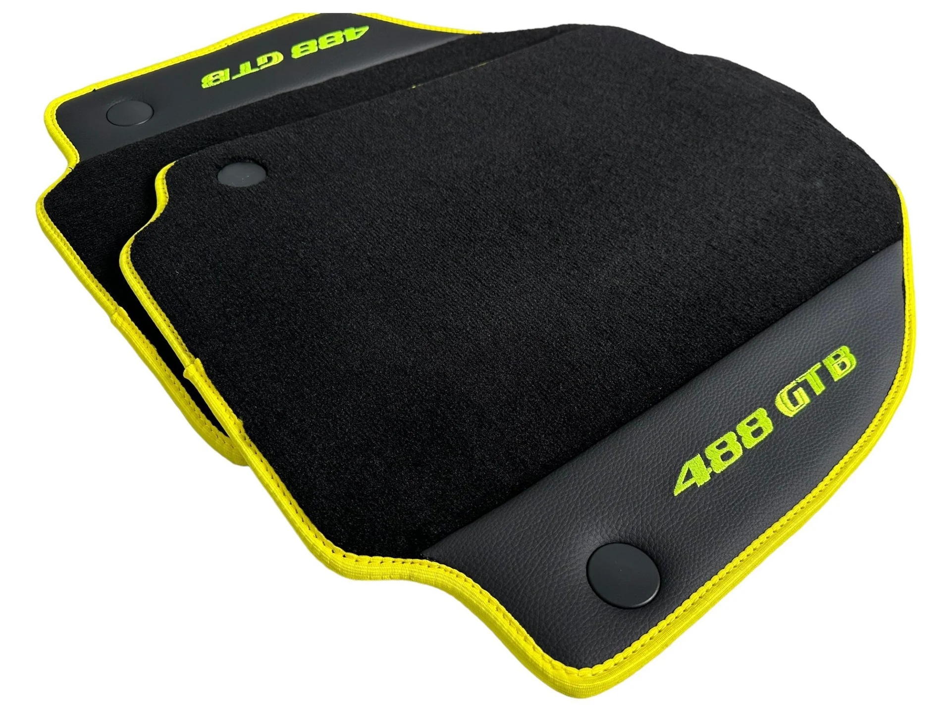 法拉利488專用地墊,優質定制,精確貼合,時尚黃邊,增強耐用性。