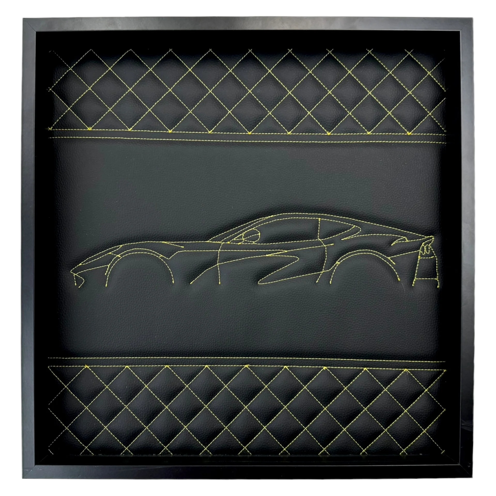 Ferrari 812 Superfast 定制地墊,優質材料,精確貼合,時尚設計配有黃色縫線。